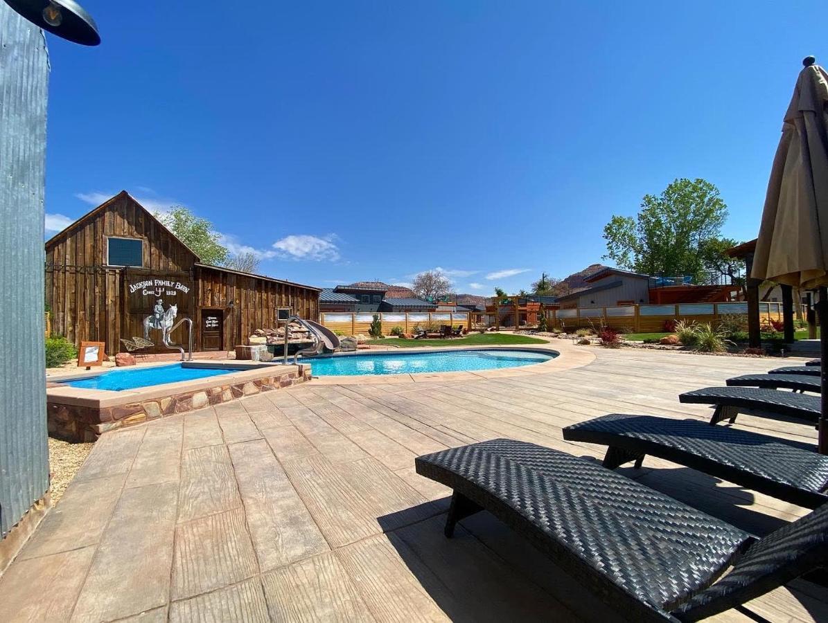 Timber & Tin D 2Bed 2Bath W Pool & Rooftop Deck 커내브 외부 사진