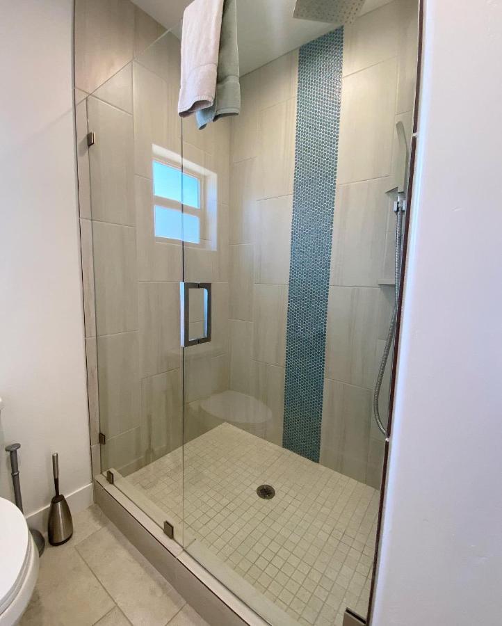 Timber & Tin D 2Bed 2Bath W Pool & Rooftop Deck 커내브 외부 사진