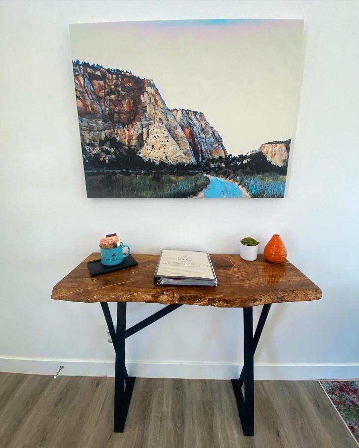 Timber & Tin D 2Bed 2Bath W Pool & Rooftop Deck 커내브 외부 사진