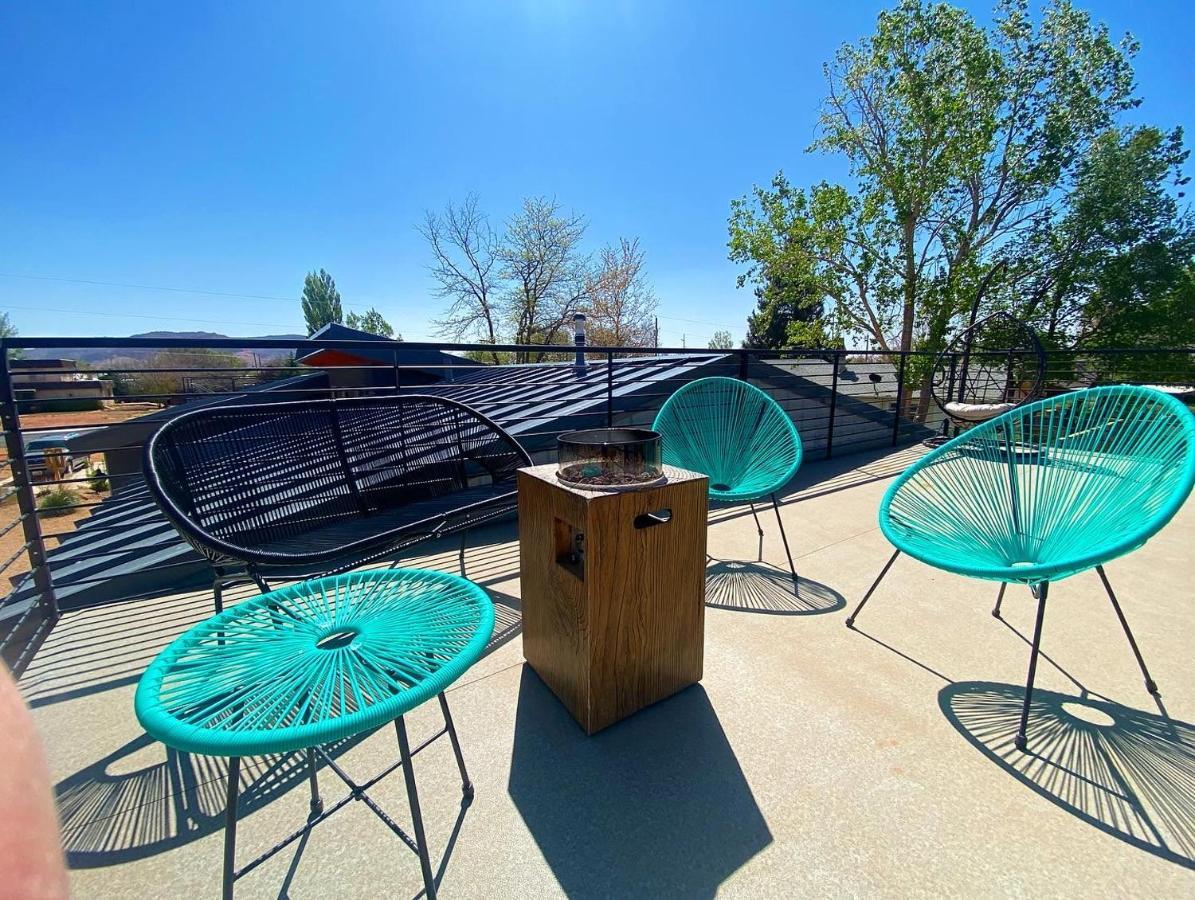 Timber & Tin D 2Bed 2Bath W Pool & Rooftop Deck 커내브 외부 사진